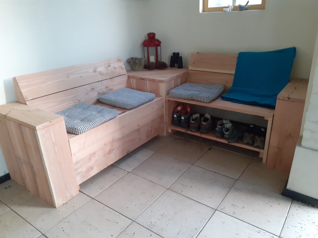 Meubilair - Hoekbank op maat met opbergkist