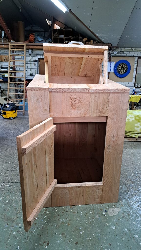 Speciale projecten - Pakketbox (open) voor een bedrijf