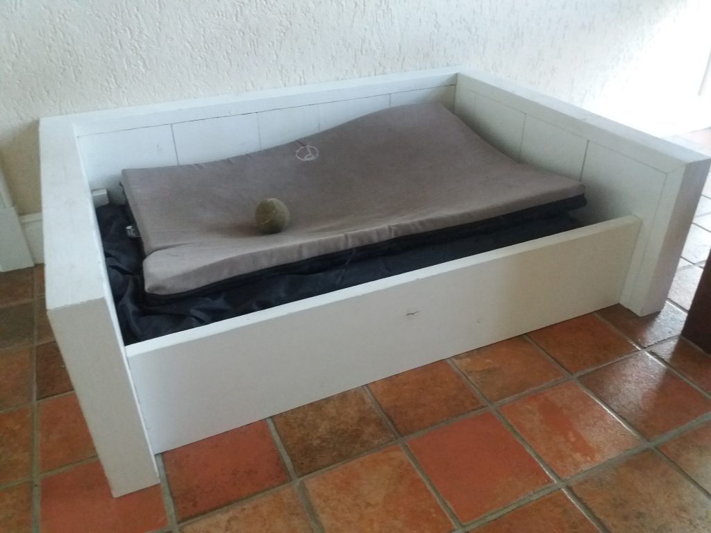 Accessoires - Steigerhouten hondenmand